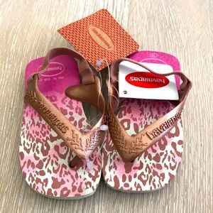 NWT Havaianas Baby Rose Gold Sandals